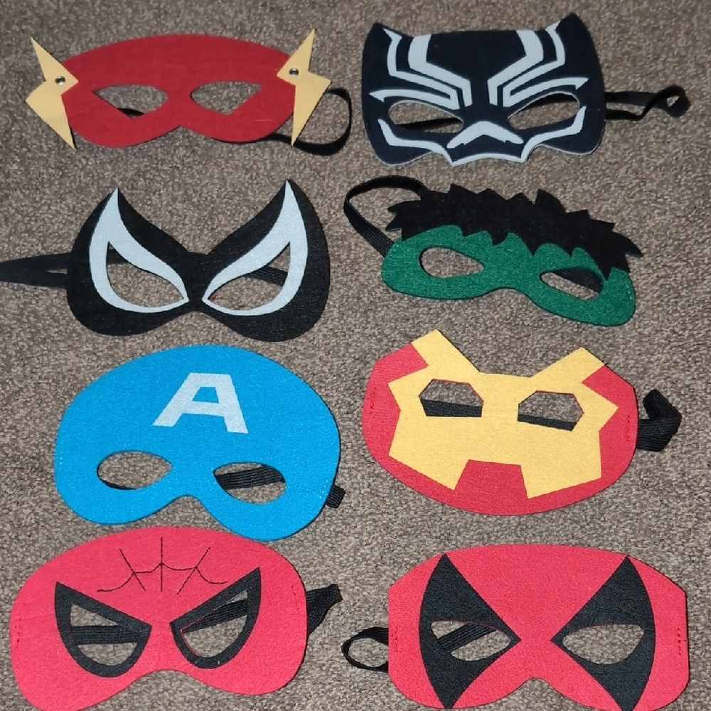 Superhero Kids Costume Set with Capes and Masks